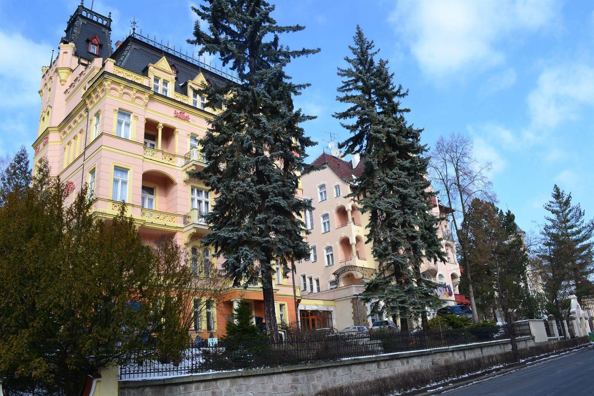 Spa Hotel Villa Smetana 卡罗维发利 外观 照片